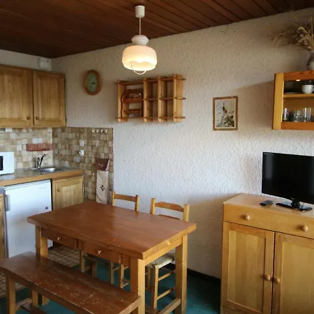 Au Pied Des Pistes Avec Balcon Et Parking - En Oisans - Fr-1-297-14 * أوري